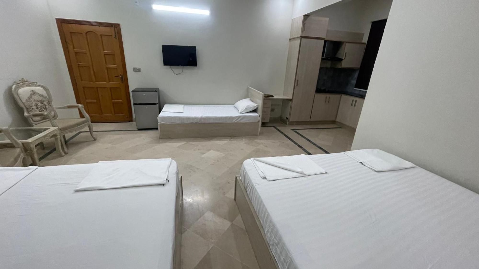Midways Guest House And Hotels Islamabad Exterior foto